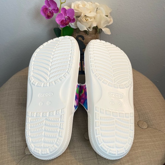 Crocs Solarized Multicolor Sandals - Size 10 - Picture 9 of 11